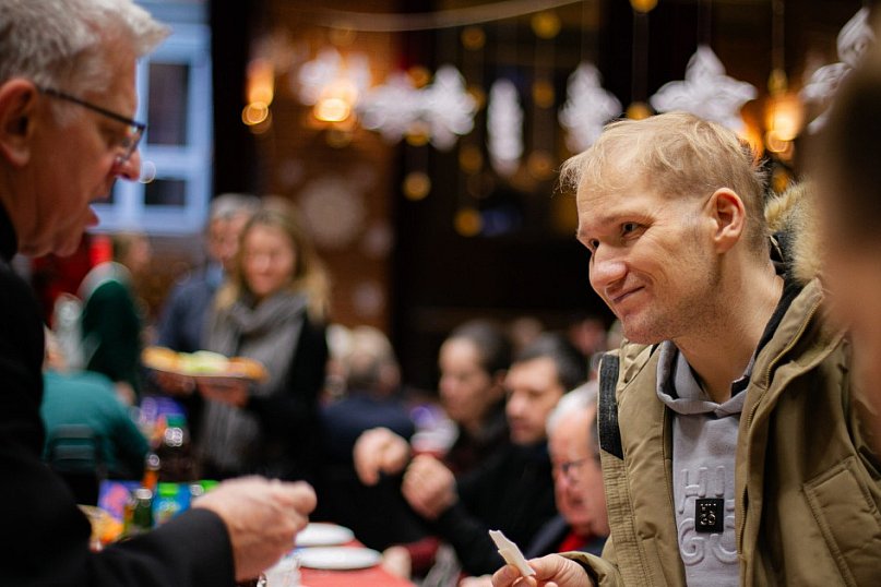 Świąteczny obiad z ubogimi