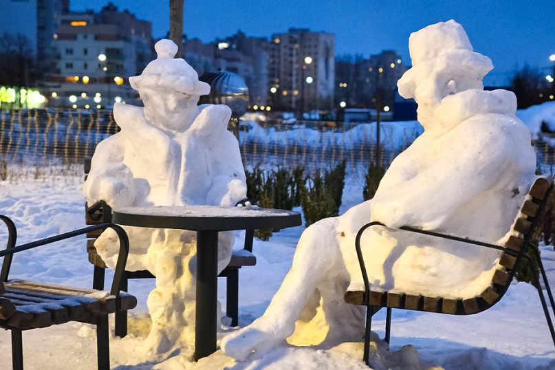 Rzeźby ze śniegu na Ursynowie. Zobacz!