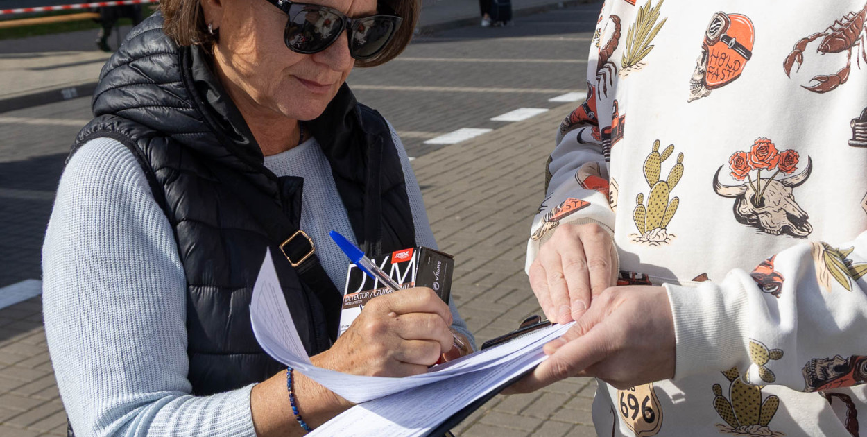 Zbiórka podpisów pod inicjatywą Lewicy ws. prohibicji na Ursynowie (SK)