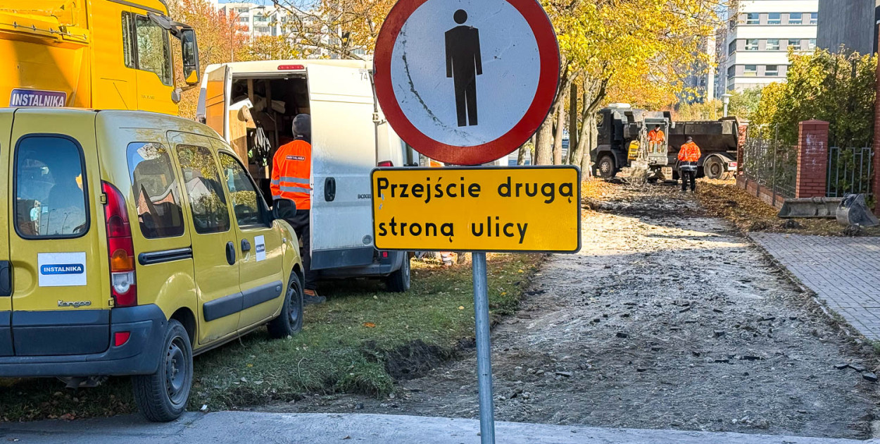 Ruszył remont chodnika przy Gandhi