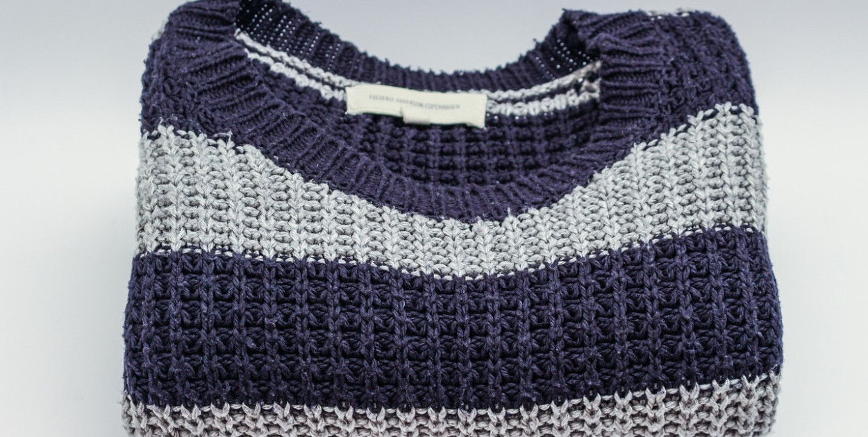 Sweter męski w paski