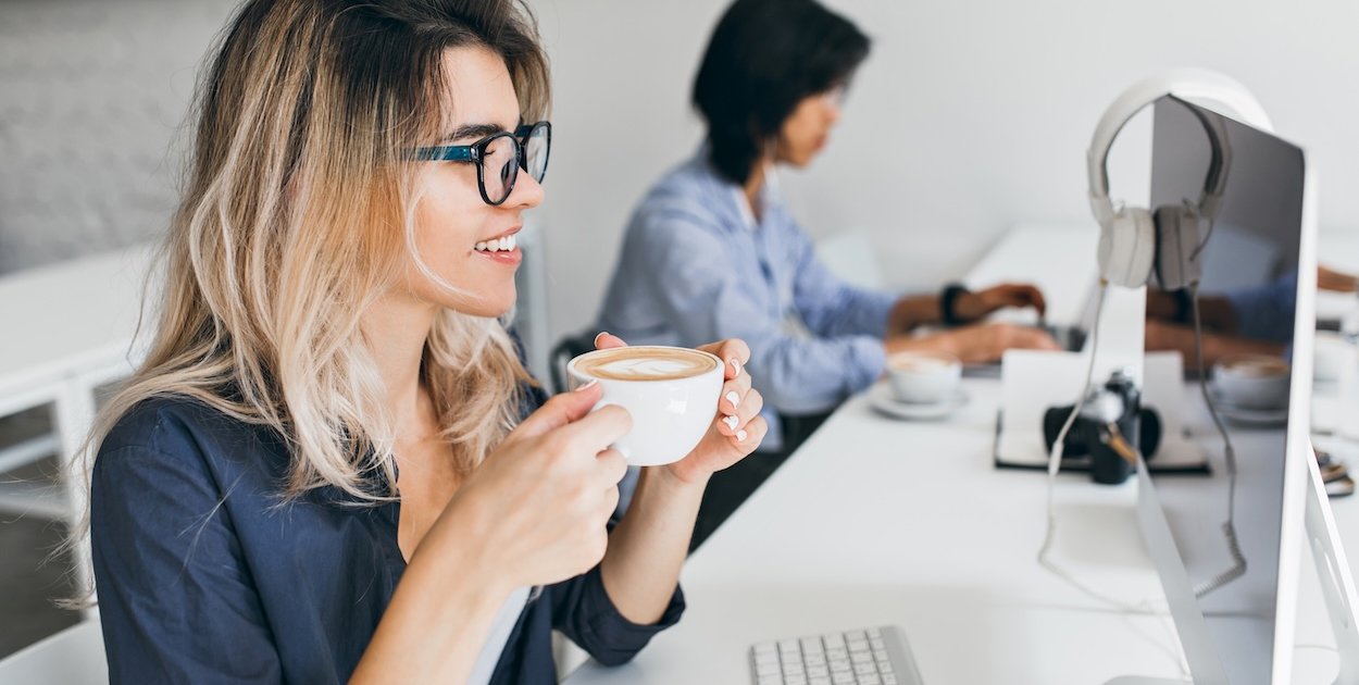 Kawa z dostawą do biura – wygoda i oszczędność czasu