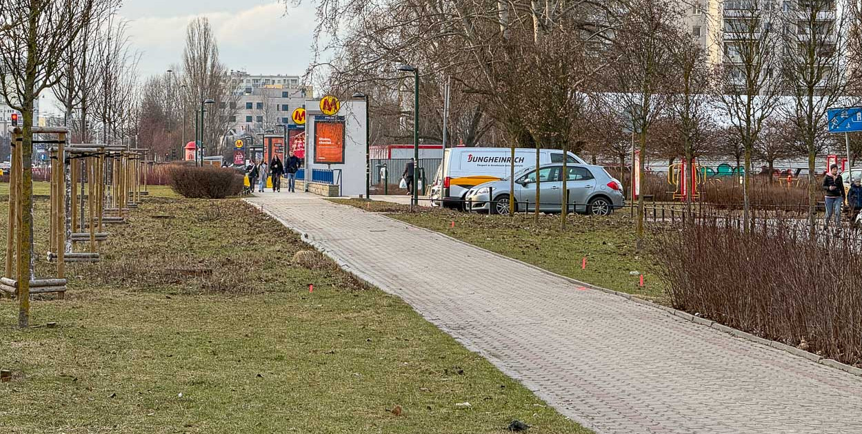 Jaśniej na Ursynowie! Rusza budowa oświetlenia przy Alei KEN