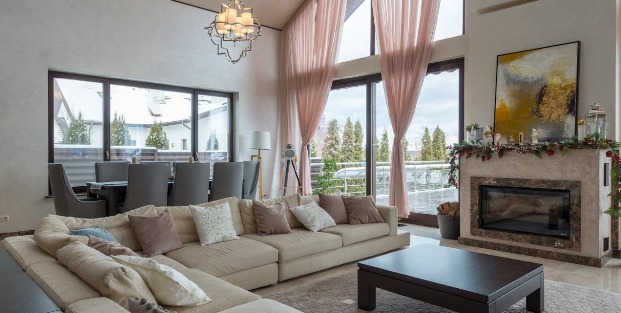 Salon poza schematem – skąd czerpać inspiracje do wyjątkowego wnętrza?