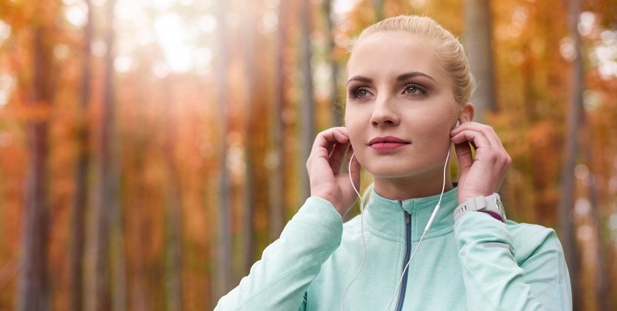 Trening w Lesie Kabackim na nowych zasadach. Biegacze zamieniają playlisty