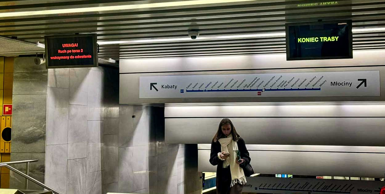 Samobójstwo na stacji Wilanowska. M1 kursuje w dwóch pętlach