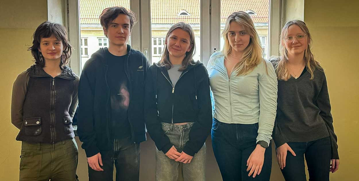 Zwolnieni z Teorii w akcji. Młodzież z Ursynowa uczy, jak ze sobą rozmawiać!