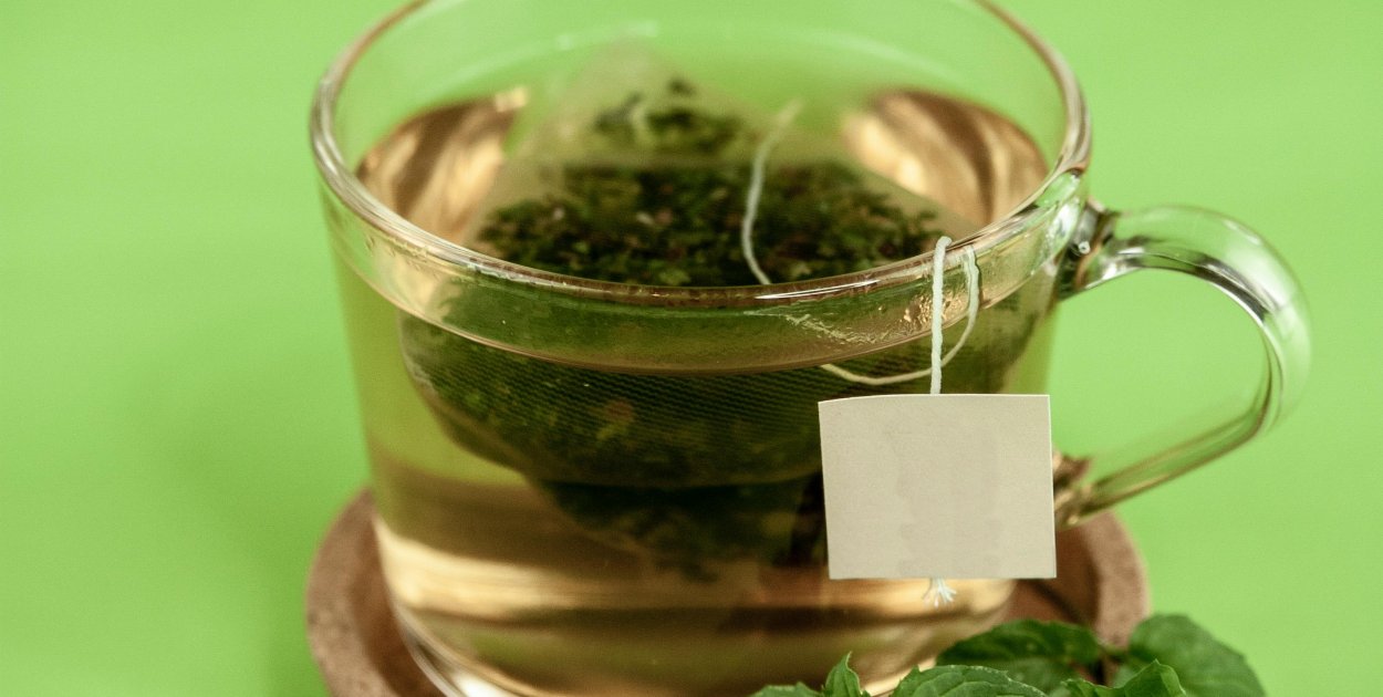 Aromatyczna herbata jako pomysł na wyjątkowy prezent i codzienny rytuał relaksu