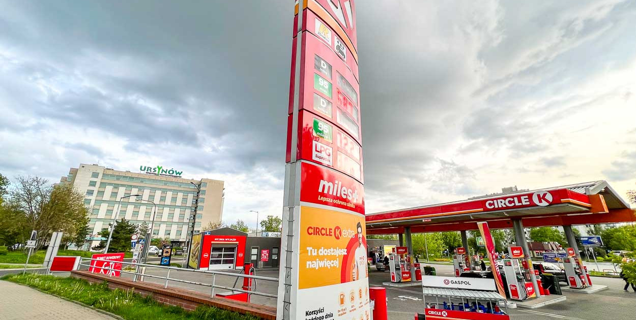 Premier Tusk ogłosił decyzję ws. cen paliw. Kierowcy mogą mocno odetchnąć