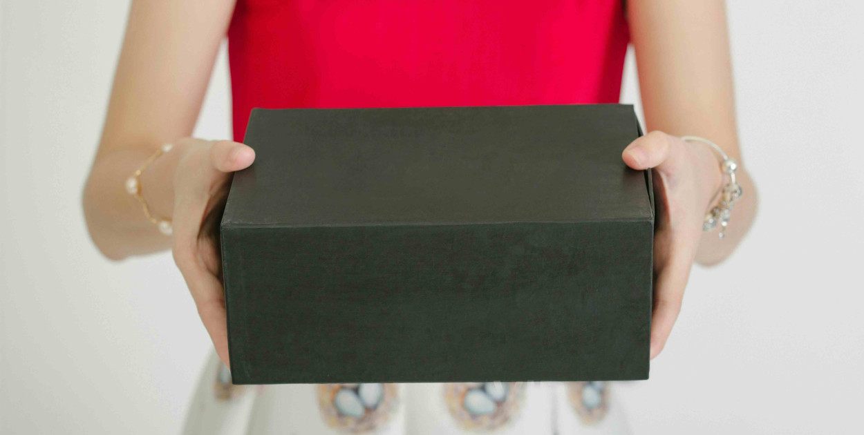 Co podarować na Dzień Kobiet, aby nie skończyło się na „kolejnych kwiatach”?