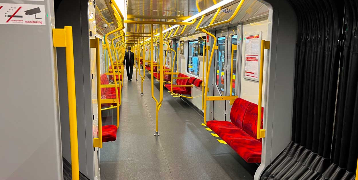 Metro pojedzie rzadziej, niektóre autobusy nie wyjadą. Zmiany już od czwartku